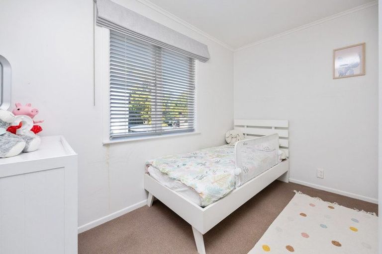 Photo of property in 1/30 Selwyn Crescent, Forrest Hill, Auckland, 0620
