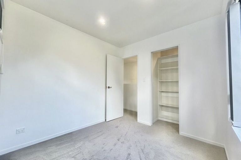 Photo of property in 8a Nandana Drive, Glen Eden, Auckland, 0602