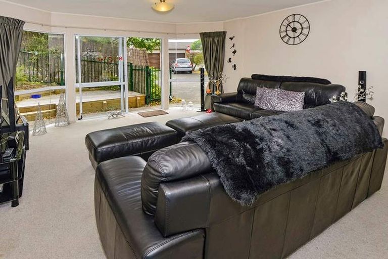 Photo of property in 130b Lakeside Drive, Orewa, 0931