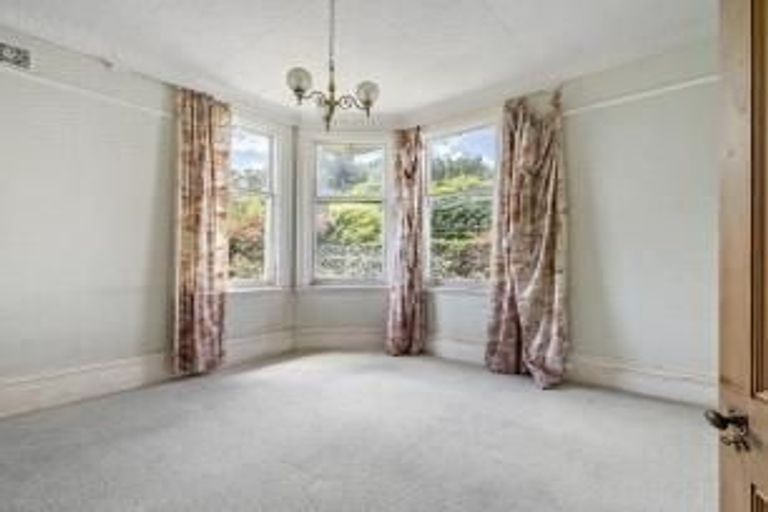 Photo of property in 49 The Crescent, Roseneath, Wellington, 6011
