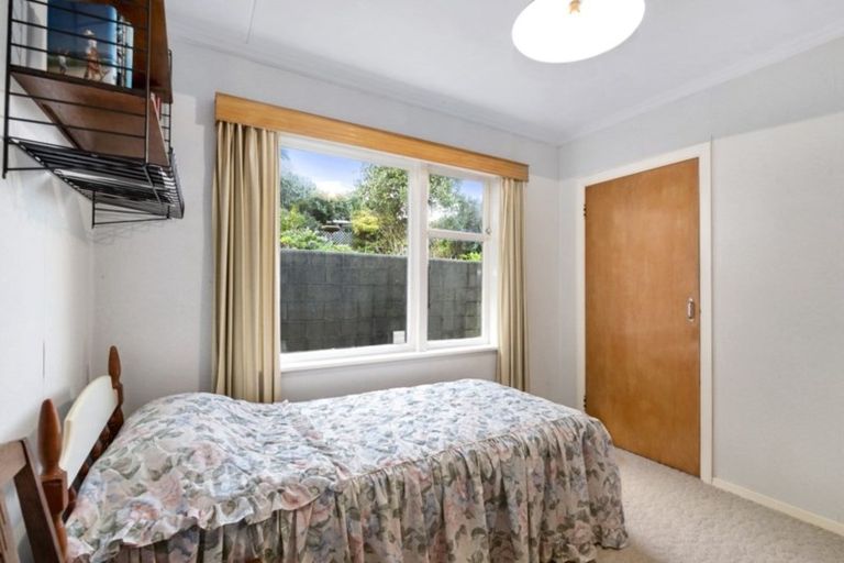Photo of property in 81 Breaker Bay Road, Breaker Bay, Wellington, 6022
