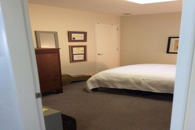 Photo of property in 25u2 Home Street, Mount Victoria, Wellington, 6011