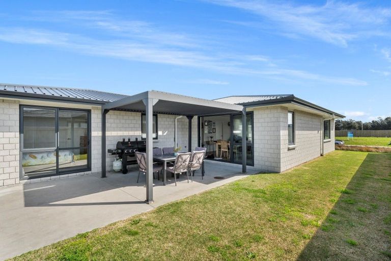 Photo of property in 52 Tamapahore Boulevard, Papamoa Beach, Papamoa, 3118