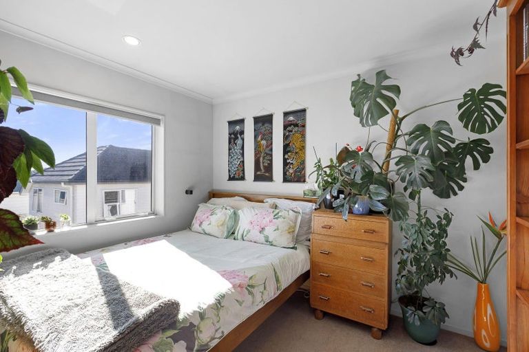 Photo of property in 8/16 Black Rock Road, Newlands, Wellington, 6037