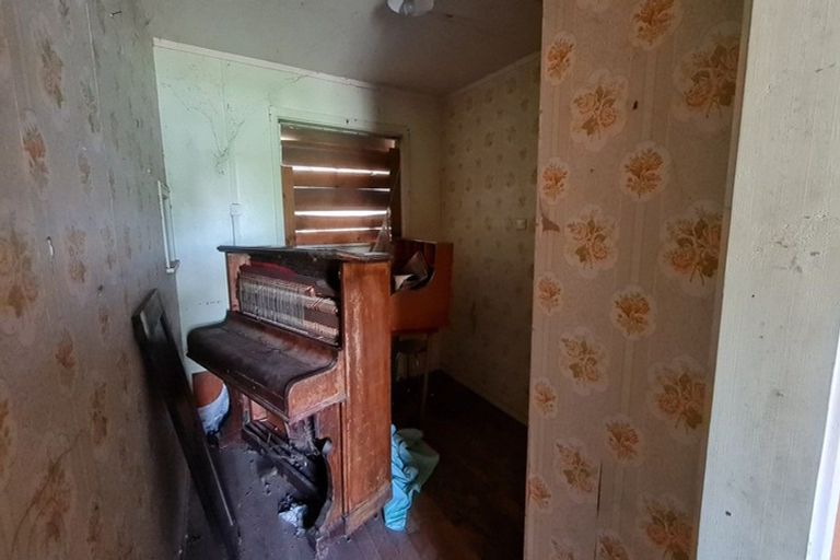 Photo of property in 15 Waitere Street, Marton, 4710