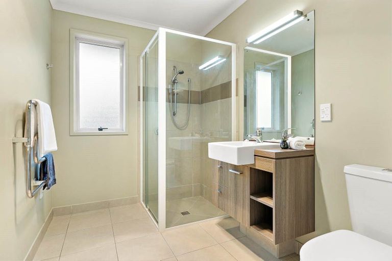 Photo of property in 24 Gavinike Place, Waimauku, 0812