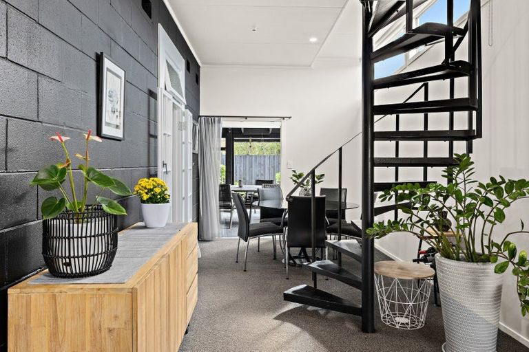 Photo of property in 4a Riverside Drive, Point Wells, 0986