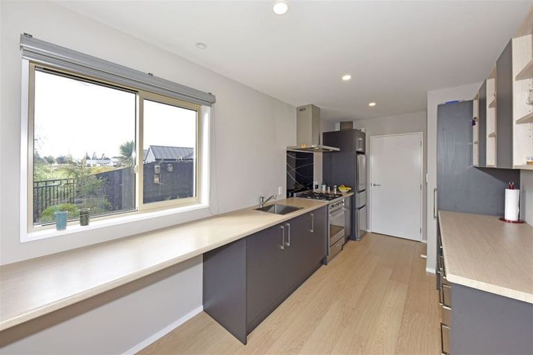 Photo of property in 18 Kahukura Road, Broomfield, Christchurch, 8042