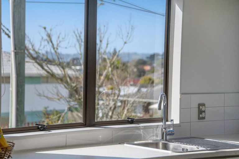 Photo of property in 13 Red Beach Road, Red Beach, 0932