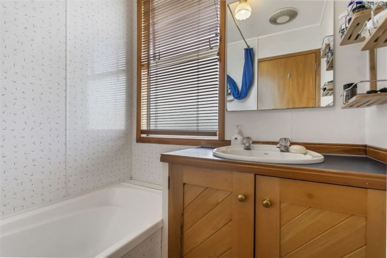 Photo of property in 1/1 Cushla Place, Massey, Auckland, 0614