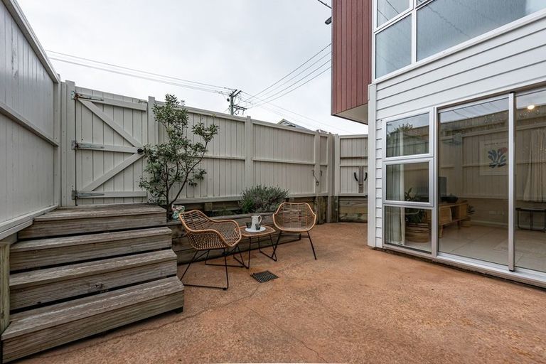Photo of property in 16 Tapiri Street, Hataitai, Wellington, 6021