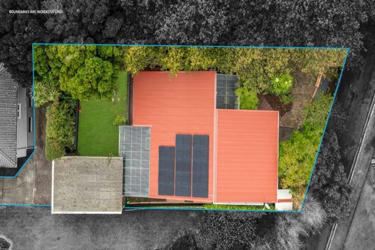 Photo of property in 2/84 West Coast Road, Glen Eden, Auckland, 0602