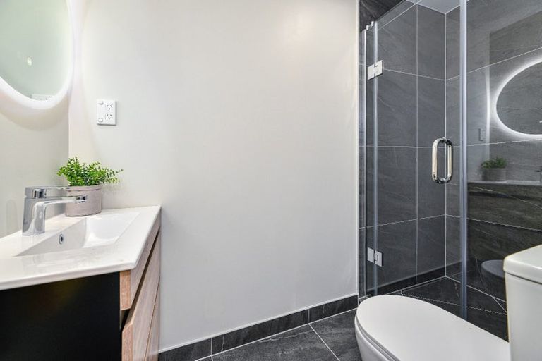 Photo of property in 3/644 Te Atatu Road, Te Atatu Peninsula, Auckland, 0610