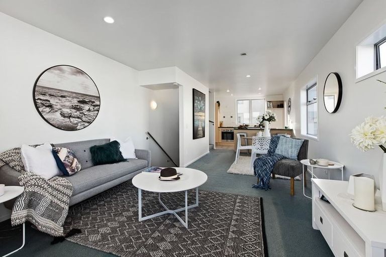 Photo of property in 19/3 Riverside Road, Orewa, 0931