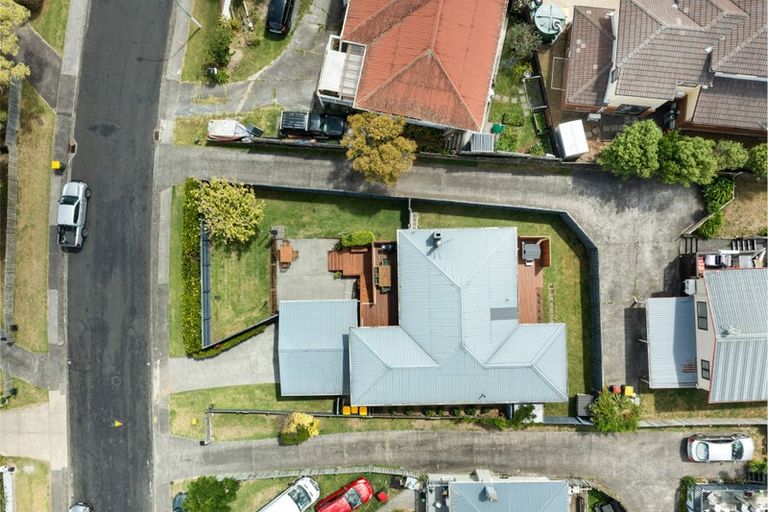 Photo of property in 15 Gill Avenue, Te Atatu Peninsula, Auckland, 0610