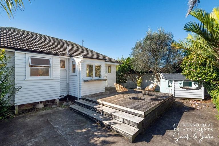 Photo of property in 422a Old Te Atatu Road, Te Atatu Peninsula, Auckland, 0610