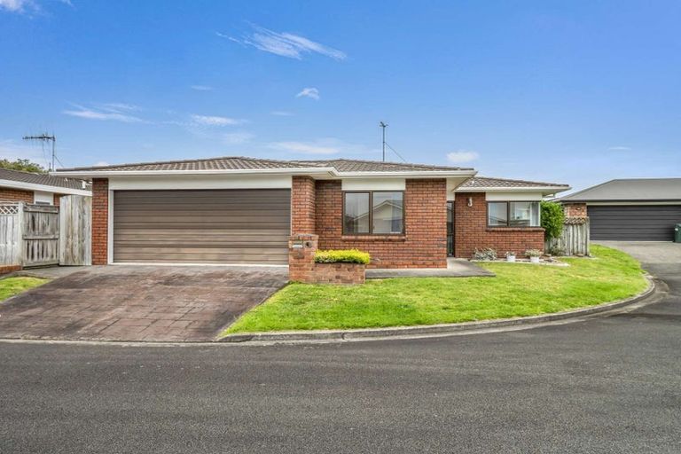 Photo of property in 1 Loader Place, Tawhero, Whanganui, 4501