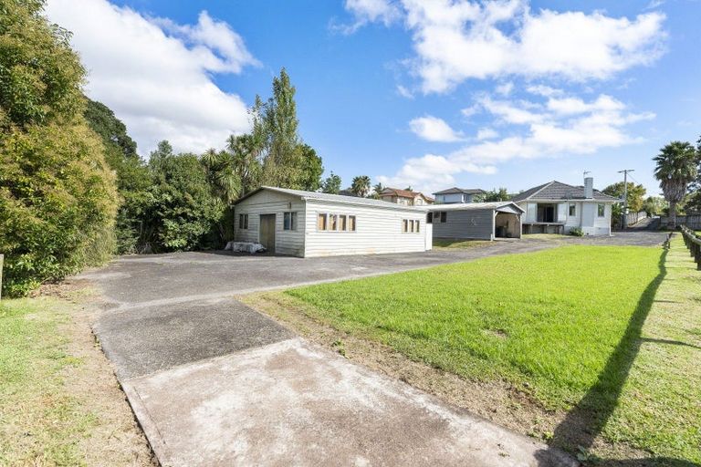 Photo of property in 103a Roberts Road, Te Atatu South, Auckland, 0610