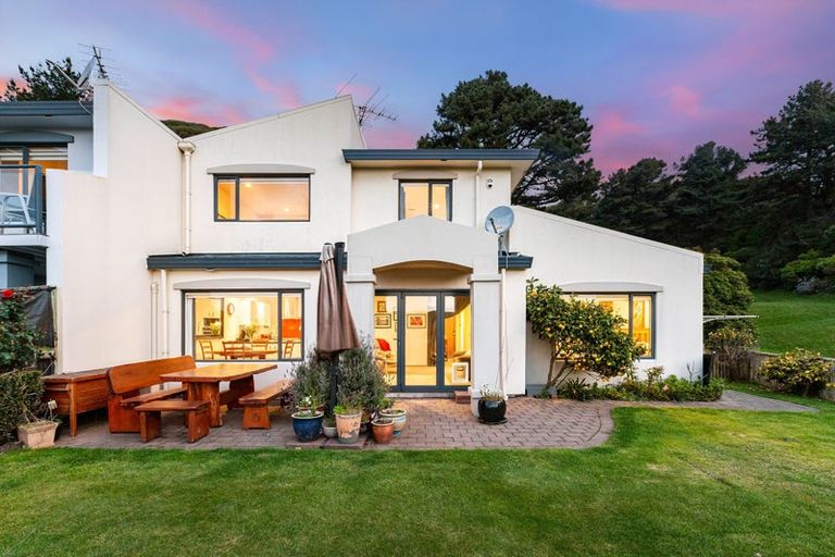 Photo of property in 8 Paremata Drive, Paremata, Porirua, 5024