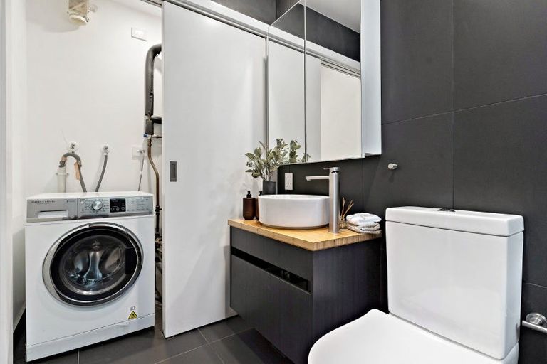 Photo of property in 4/169 Hobsonville Point Road, Hobsonville, Auckland, 0616