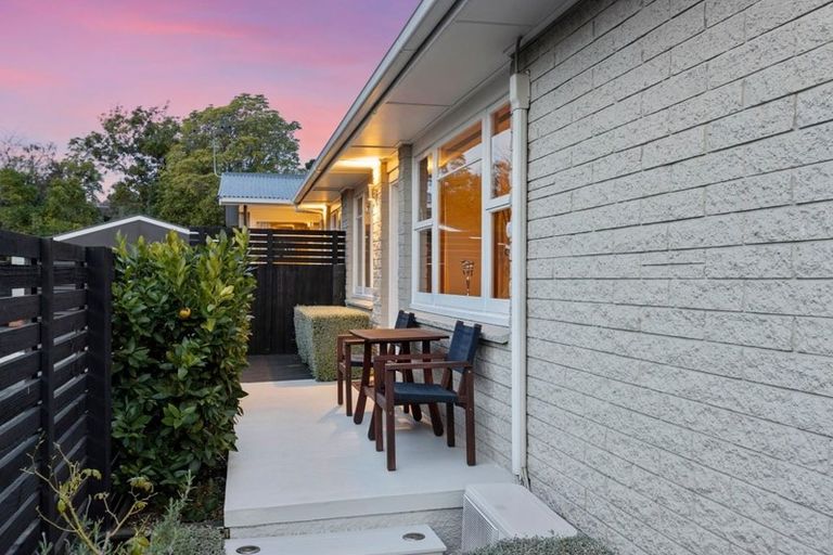 Photo of property in 1/172 Centaurus Road, Saint Martins, Christchurch, 8022