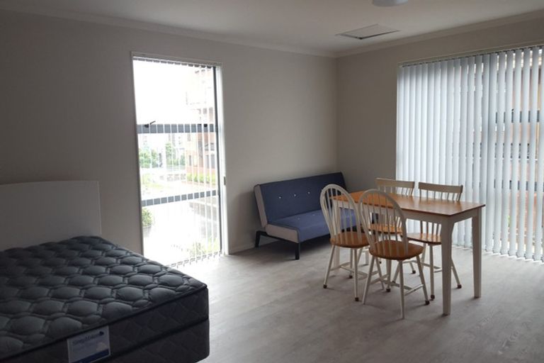 Photo of property in 154 Hobsonville Point Road, Hobsonville, Auckland, 0616