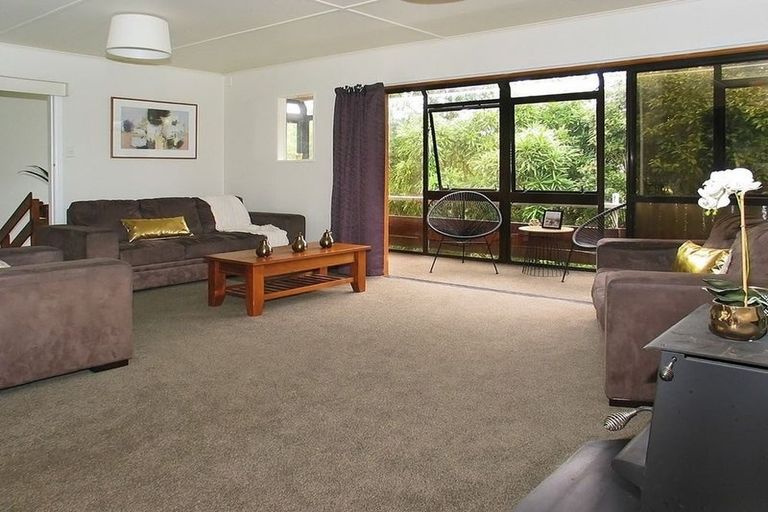 Photo of property in 52 Mark Avenue, Paparangi, Wellington, 6037