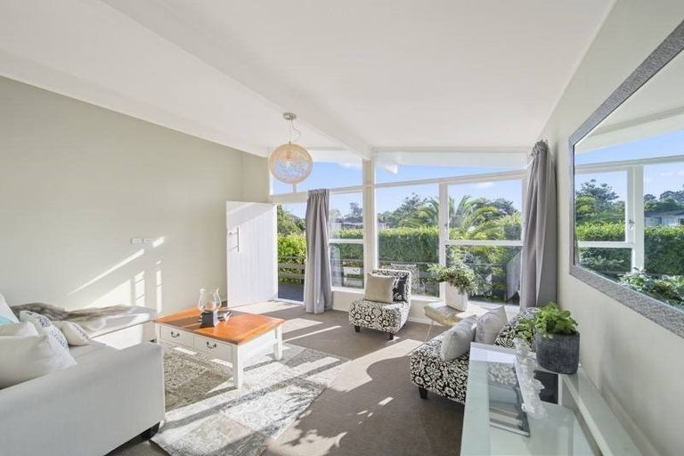 Photo of property in 72 Walworth Avenue, Pakuranga Heights, Auckland, 2010