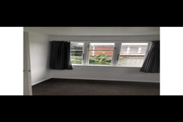 Photo of property in 7 Kotuku Street, Te Atatu Peninsula, Auckland, 0610