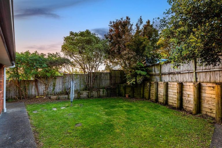 Photo of property in 65 Helleur Road, Massey, Auckland, 0614