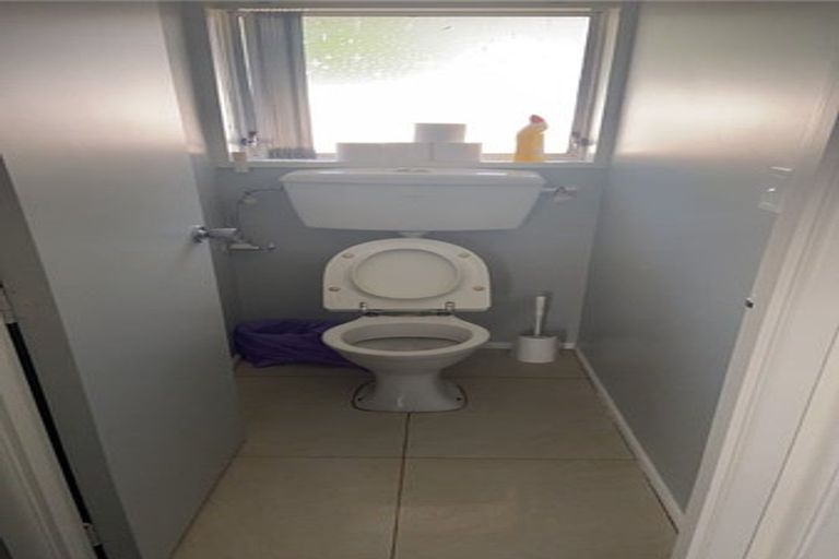 Photo of property in 2/49a Landon Avenue, Mangere East, Auckland, 2024