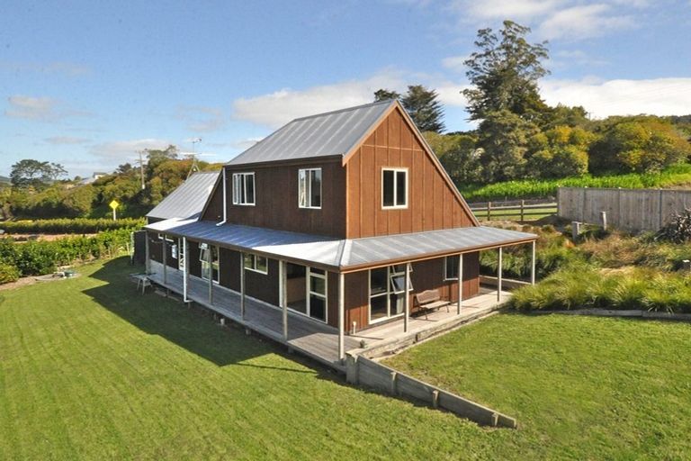 Photo of property in 1 Downer Access Road, Kaukapakapa, 0873