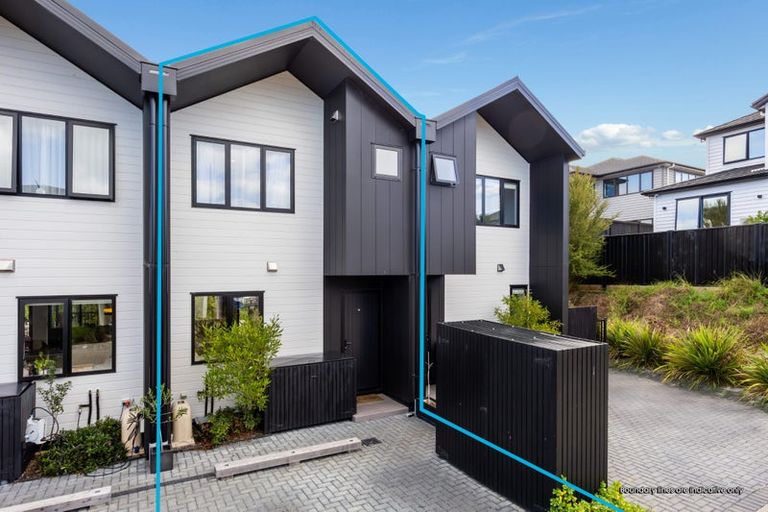 Photo of property in 2d Nerita Place, Long Bay, Auckland, 0630