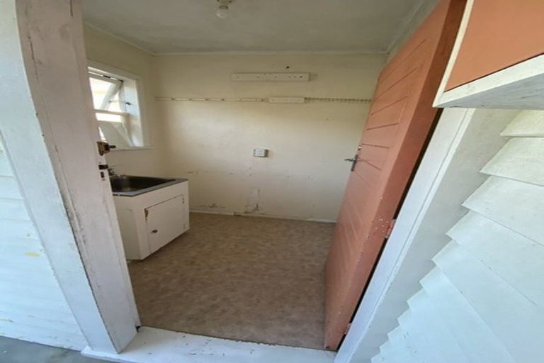 Photo of property in 158f1 Newlands Road, Newlands, Wellington, 6037