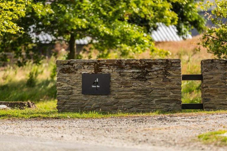 Photo of property in 4 Bendemeer Lane, Lake Hayes, Queenstown, 9371
