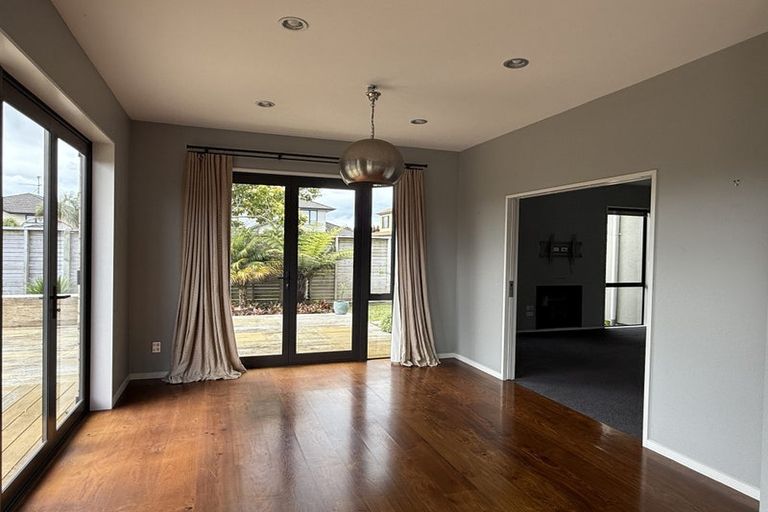 Photo of property in 29 Huntington Park Drive, Greenhithe, Auckland, 0632