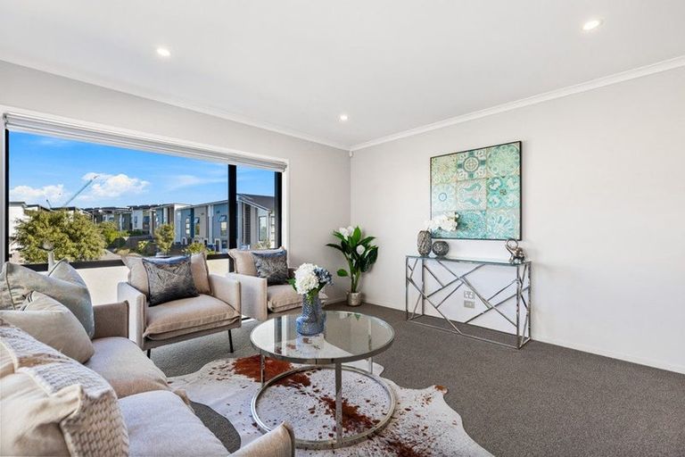 Photo of property in 21 Ian Morrison Road, Hobsonville, Auckland, 0616