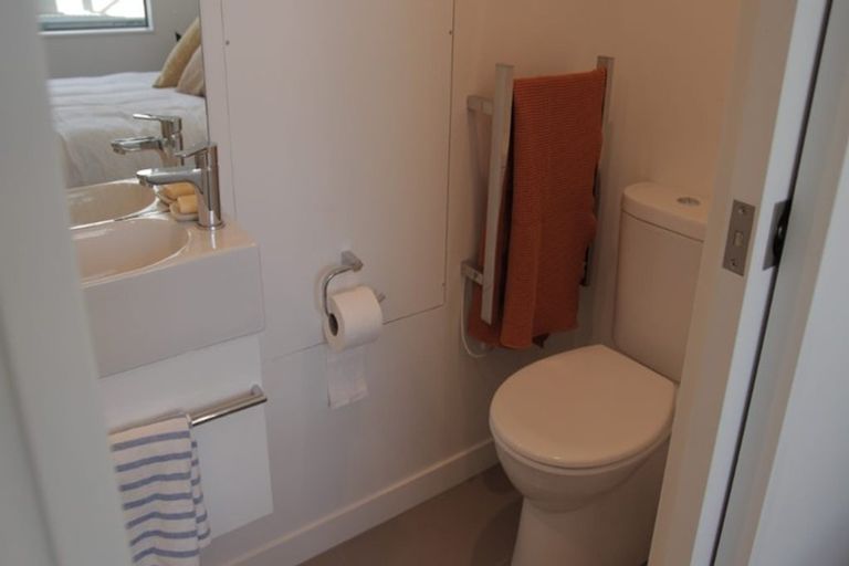 Photo of property in 24u7 Princess Terrace, Newtown, Wellington, 6021