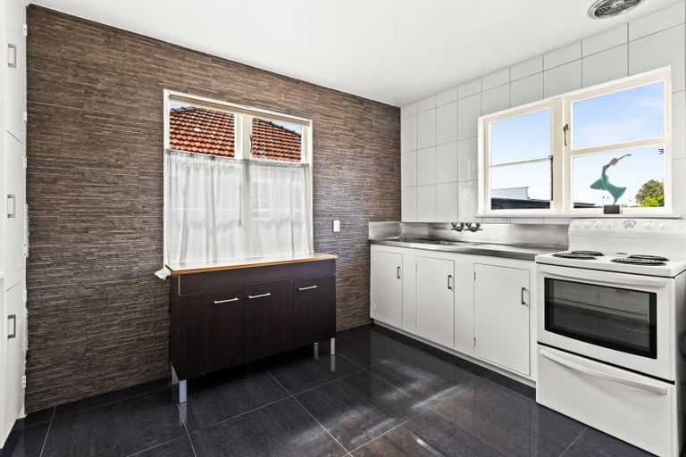 Photo of property in 104 Nuffield Avenue, Marewa, Napier, 4110