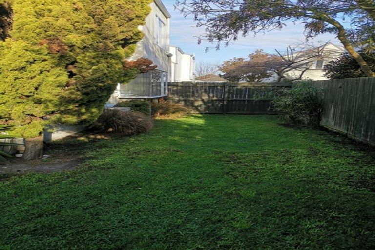 Photo of property in 22 Coles Place, St Albans, Christchurch, 8014