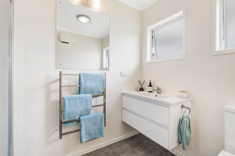 Photo of property in 8 Kotuku Place, Snells Beach, 0920
