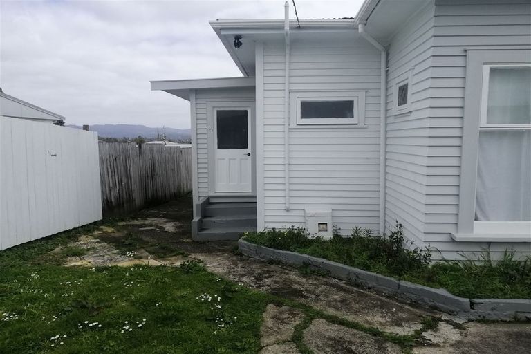 Photo of property in 3 Pleasant Road, Glen Eden, Auckland, 0602