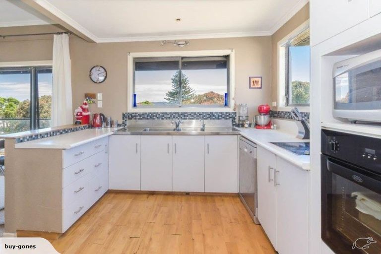 Photo of property in 16 Manly Street, Paraparaumu Beach, Paraparaumu, 5032