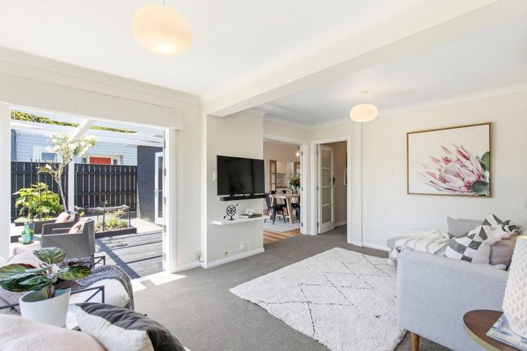 Photo of property in 24 Pembroke Road, Northland, Wellington, 6012