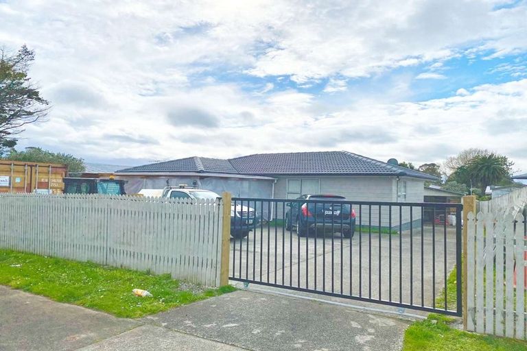 Photo of property in 27 Kemble Close, Mangere, Auckland, 2022