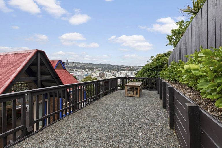 Photo of property in 83c Majoribanks Street, Mount Victoria, Wellington, 6011