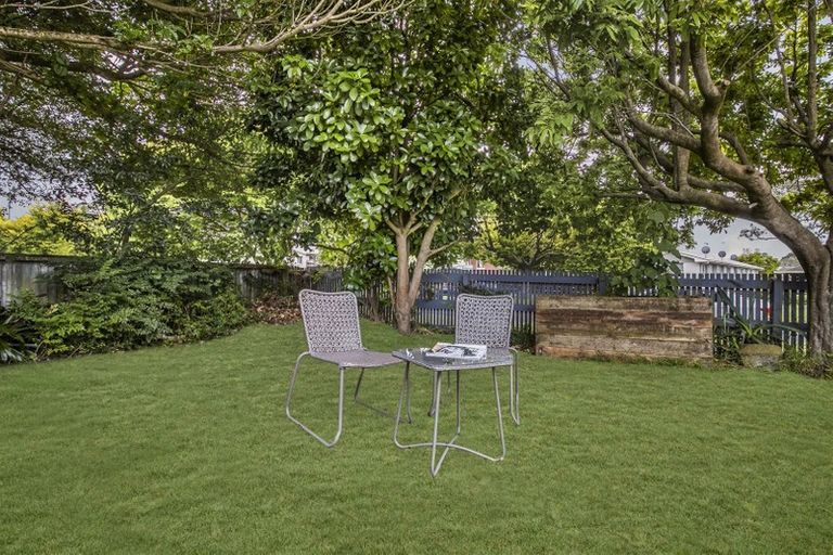 Photo of property in 15 Birdwood Road, Pukekohe, 2120