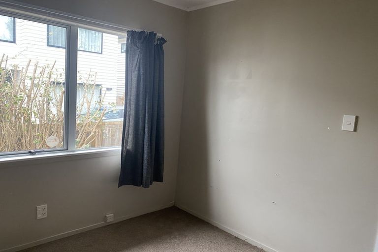 Photo of property in 82 Moire Road, Massey, Auckland, 0614