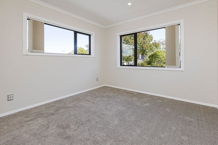 Photo of property in 4a Mirrabooka Avenue, Botany Downs, Auckland, 2010