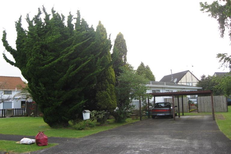 Photo of property in 2/29 Challen Close, Conifer Grove, Takanini, 2112